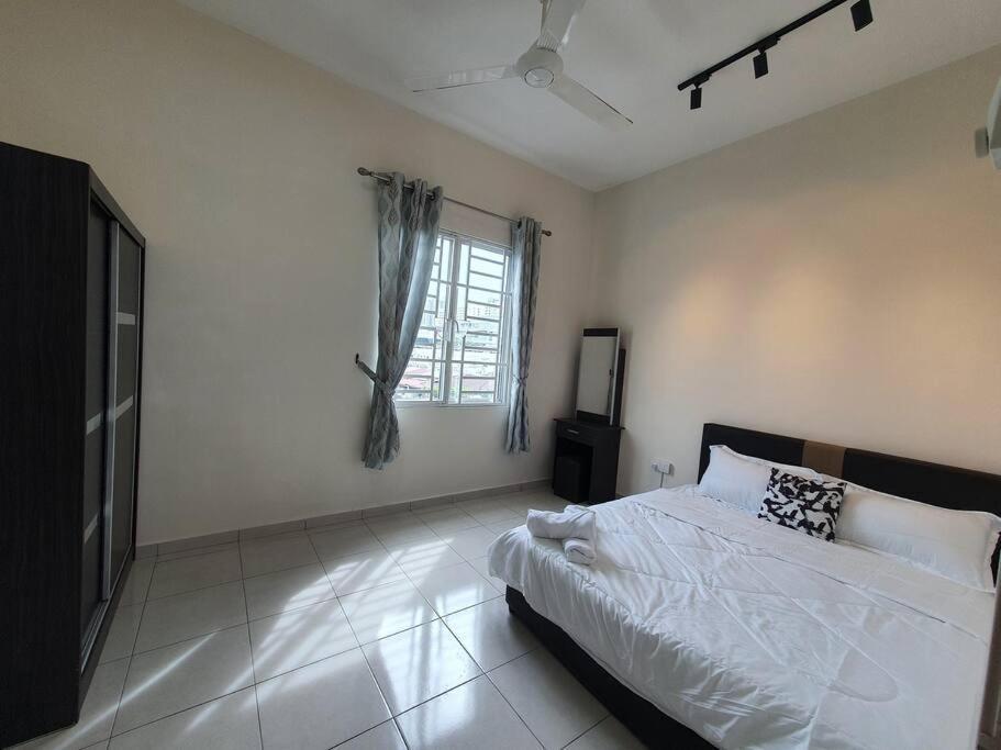 3Storey House 13Pax Family Suite Bayan Lepas Dış mekan fotoğraf