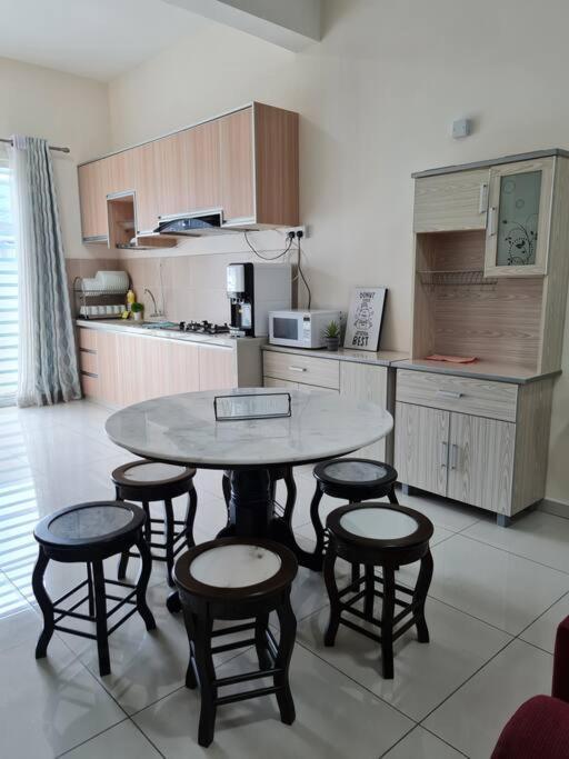 3Storey House 13Pax Family Suite Bayan Lepas Dış mekan fotoğraf