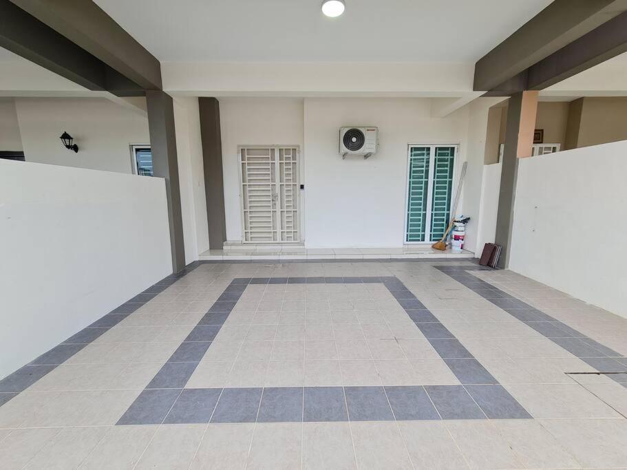 3Storey House 13Pax Family Suite Bayan Lepas Dış mekan fotoğraf