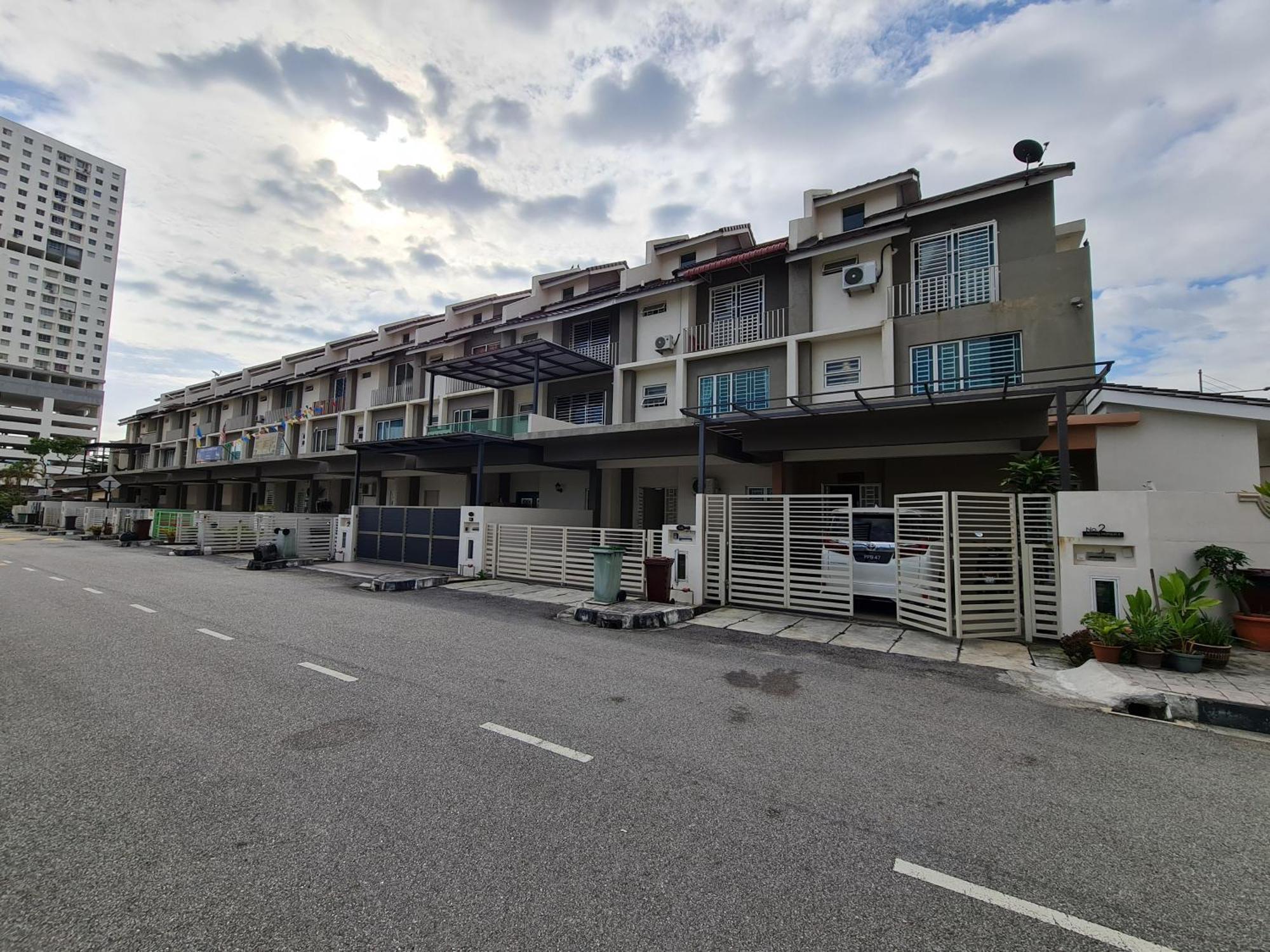 3Storey House 13Pax Family Suite Bayan Lepas Dış mekan fotoğraf